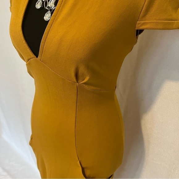 ASOS women’s mustard yellow dress. Cap sleeves. Plung neckline Y2K Size 6 - Picture 3 of 8